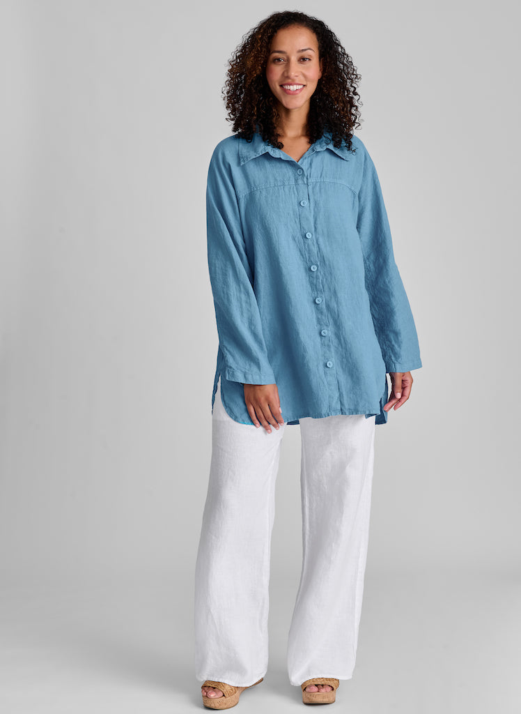 Dramatic Shirt (in Caribbean) paired with the Flat Iron Pant (in White).  Model is 5'9" tall, wearing size Small.