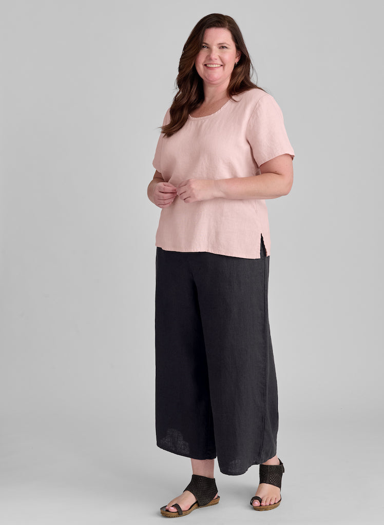 Fundamental Tee (Shell) paired with Sociable Floods (Black).  Model is 5'9" tall, wearing size Medium.  100% European Linen.