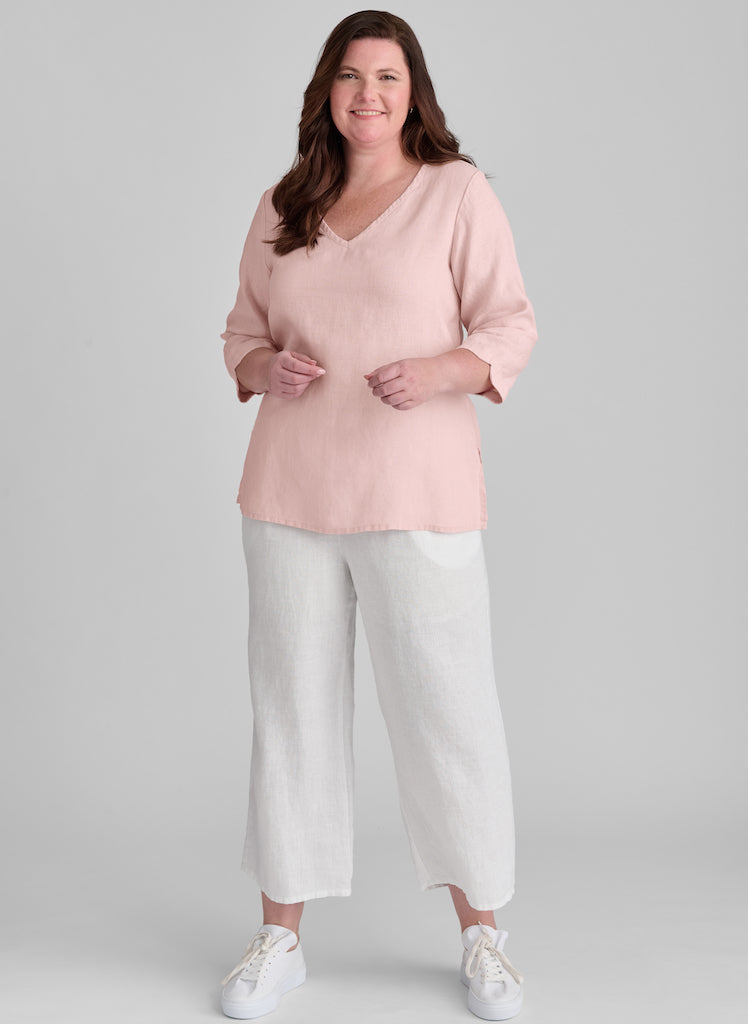 V Pullover (Shell) paired with the Floods (White) for a classic Spring/Summer look, that you can dress up or down for any occasion.  Model is 5'9" tall, wearing size Medium.  100% European Linen.
