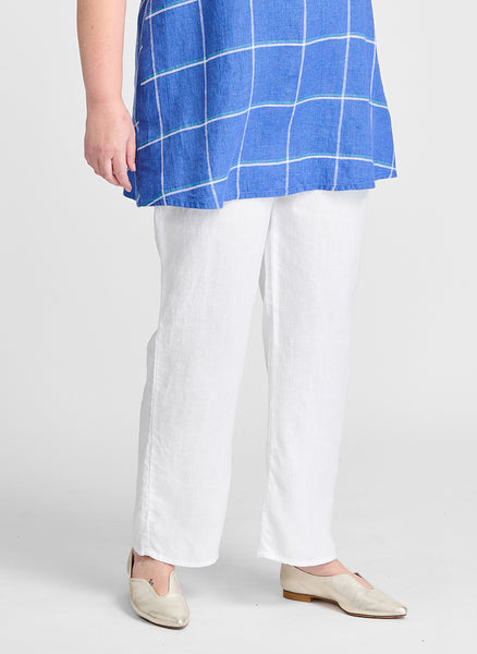 Saturday Pant (shown in solid Blanc, white). Model is 5'9" tall, wearing size Medium.