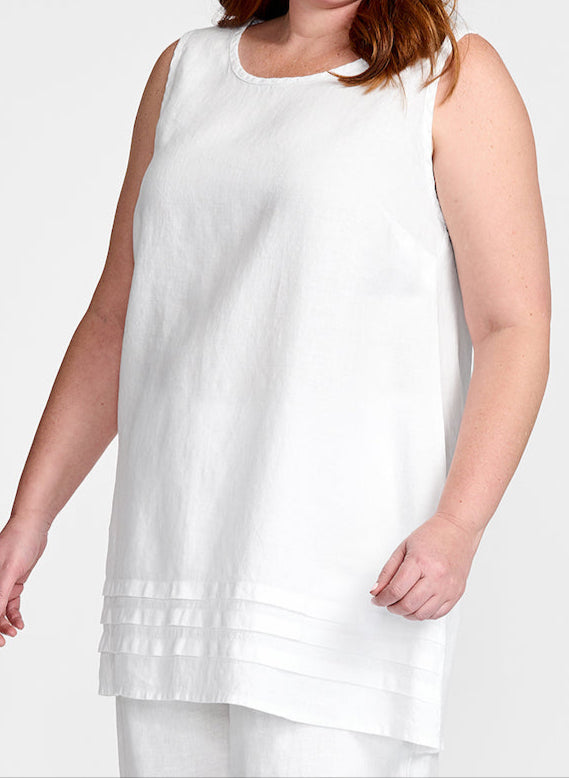Tuck Tunic, shown in White. 100% Solid Linen. Model is 5'9" tall, wearing size Medium.