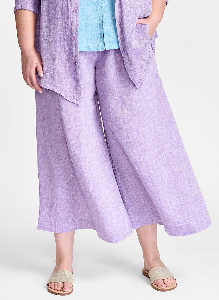 Pleated Pant, shown in Amethyst Yarn Dye.  Model is 5'9" tall, wearing size Medium.
